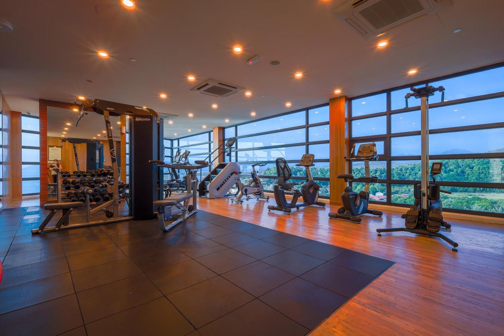 The Riyaz Lavanya Langkawi Пантай-Сенанг Экстерьер фото The gym at the hotel