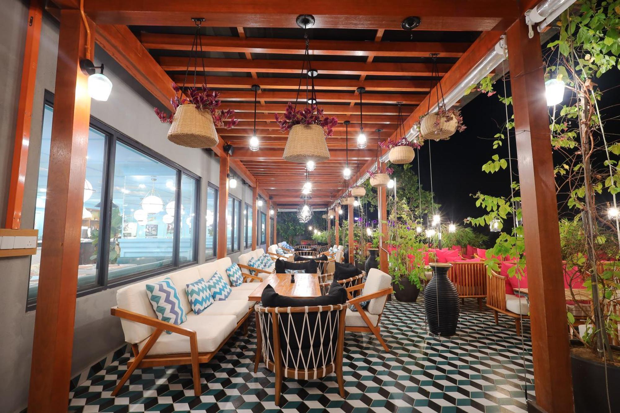The Riyaz Lavanya Langkawi Пантай-Сенанг Экстерьер фото The interior of the restaurant