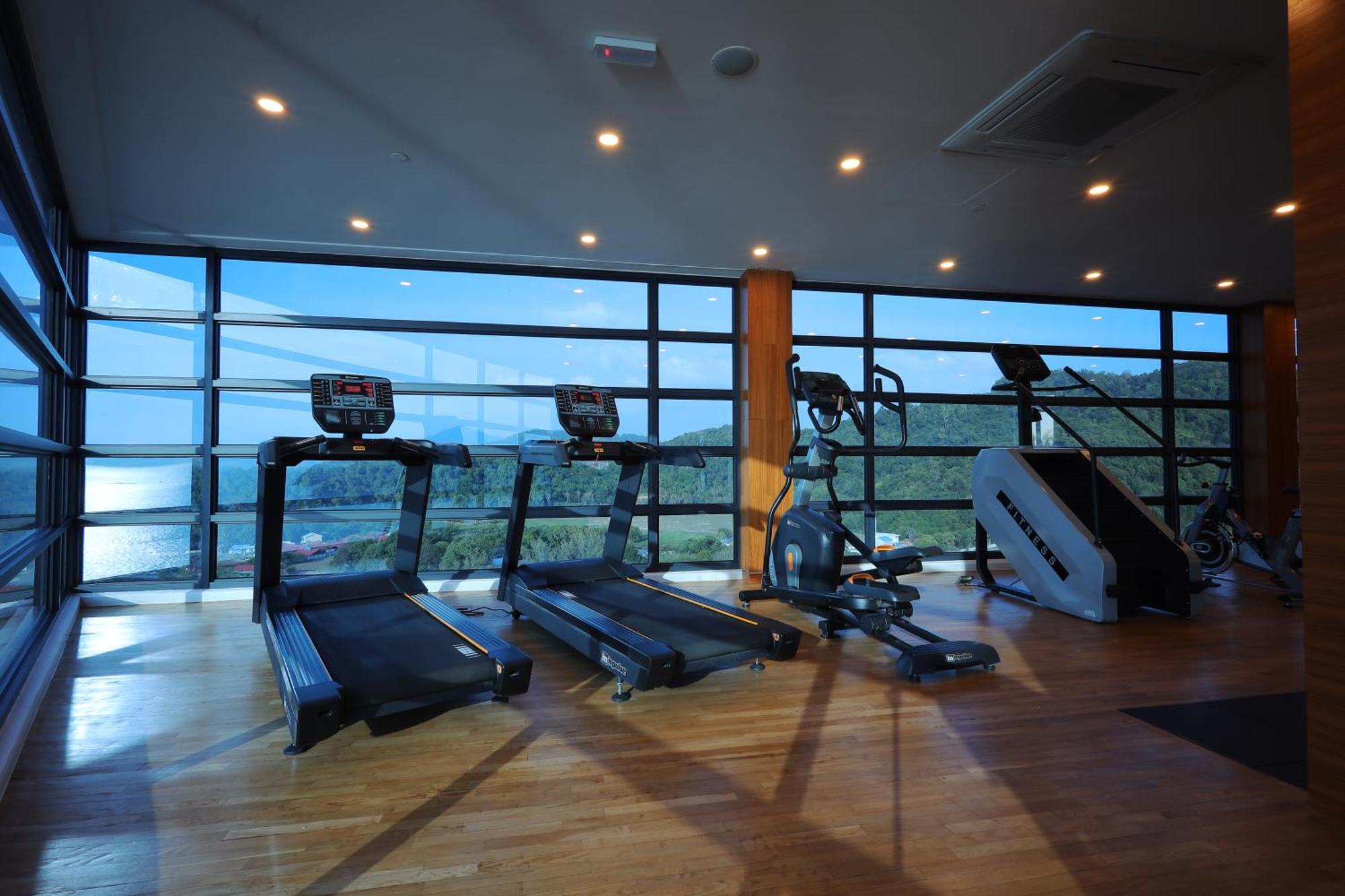 The Riyaz Lavanya Langkawi Пантай-Сенанг Экстерьер фото The gym at the hotel