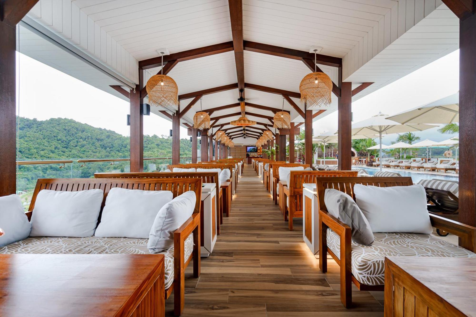 The Riyaz Lavanya Langkawi Пантай-Сенанг Экстерьер фото The interior of the restaurant